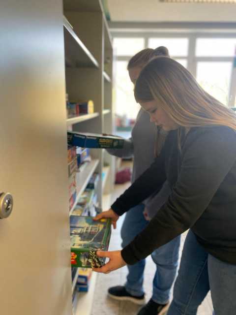 Gesellschaftsspiele-in-der-Teestube Gesellschaftsspiele-in-der-Teestube